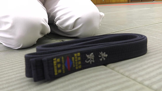 Tie Your Karate Belt Correctly - no cross